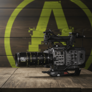 Kit cámara Sony FX9 + Set 3 ópticas zoom DZOFILM Catta Ace + Accesorios + Video asistencia